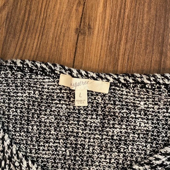 💜 Mystree Lightweight Pullover Sweater Zipper Detailed Shoulder 💜 3 for $20 - Picture 3 of 7